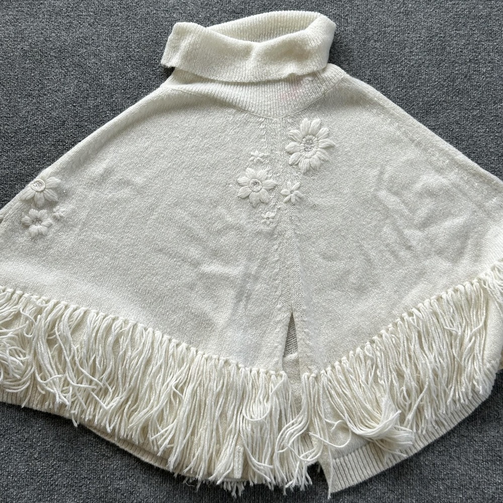 Lilly Pulitzer Sweater Cape Womens L/XL White Floral Beaded Embroidered Fringe